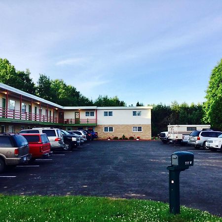 آيرونوود Cedars Motel المظهر الخارجي الصورة