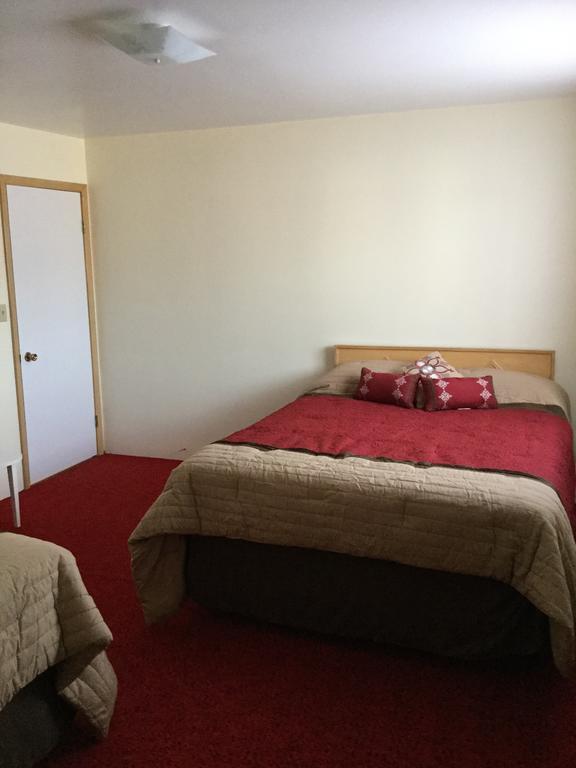 آيرونوود Cedars Motel المظهر الخارجي الصورة