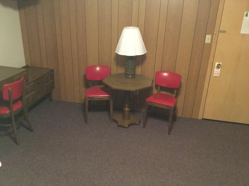 آيرونوود Cedars Motel المظهر الخارجي الصورة