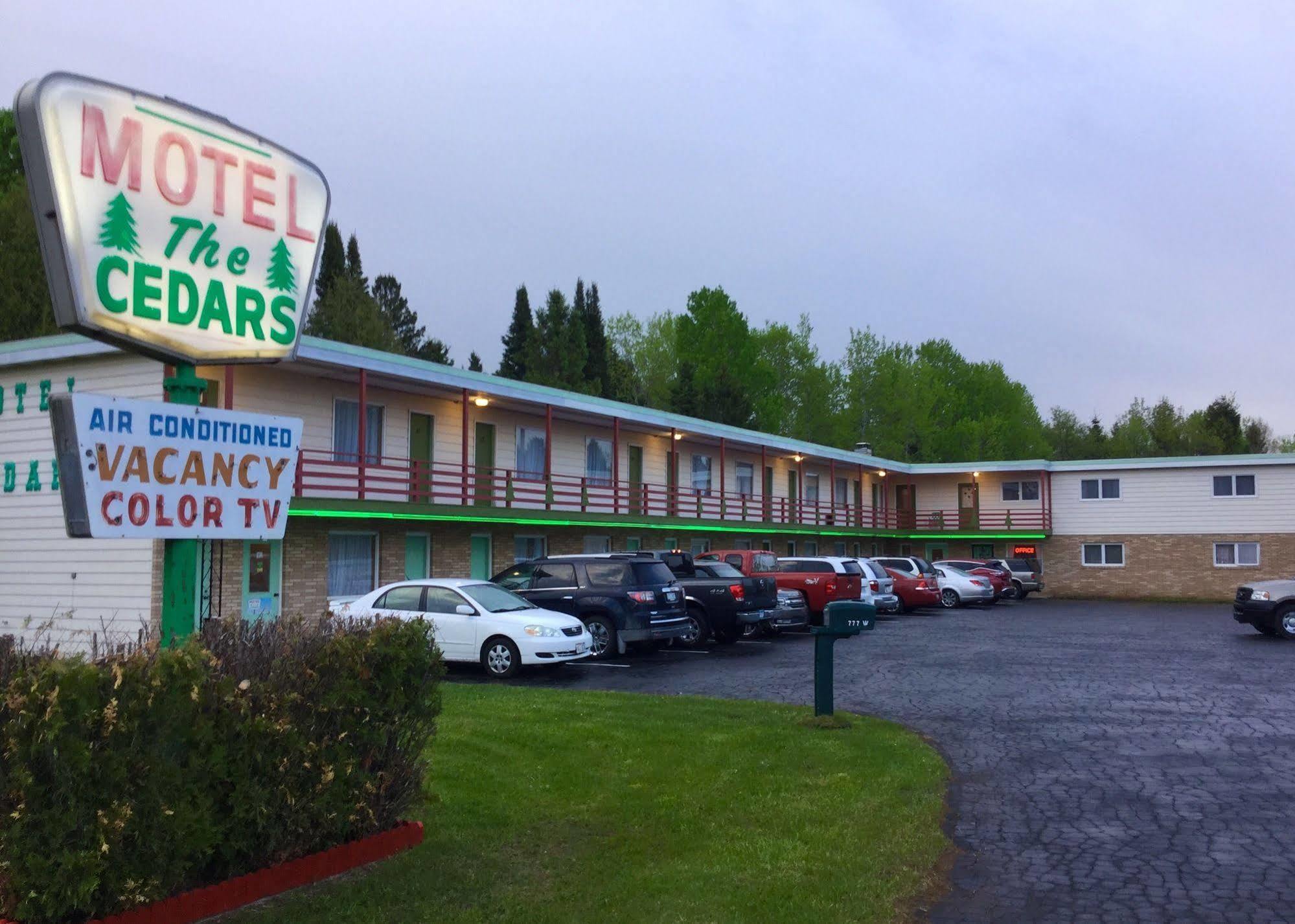 آيرونوود Cedars Motel المظهر الخارجي الصورة