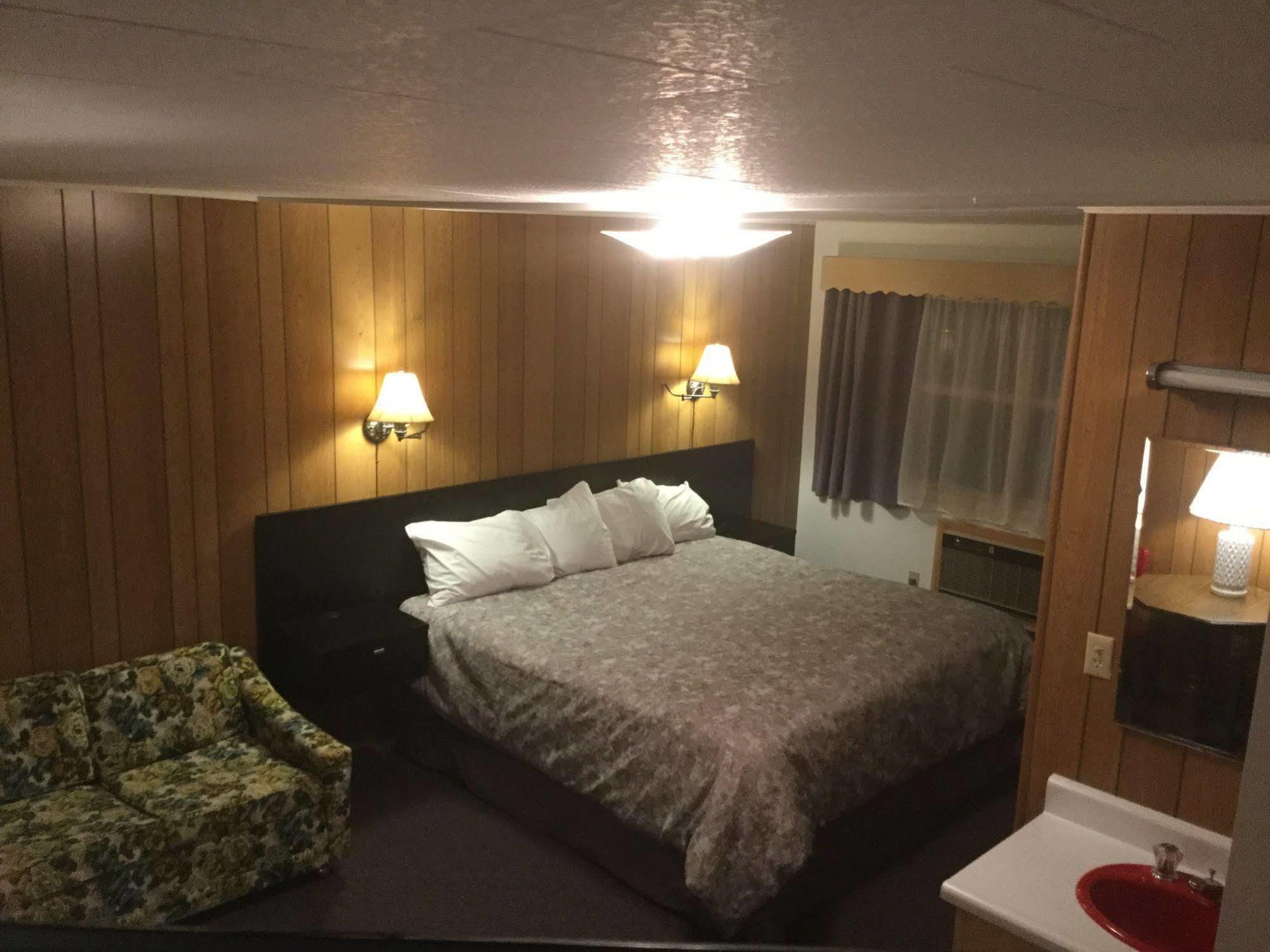 آيرونوود Cedars Motel المظهر الخارجي الصورة