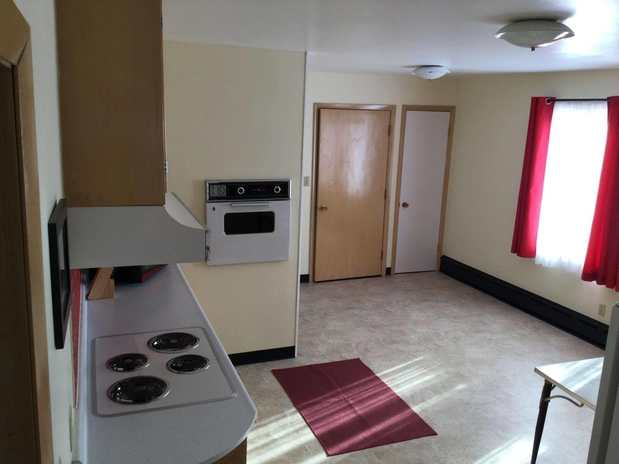 آيرونوود Cedars Motel المظهر الخارجي الصورة
