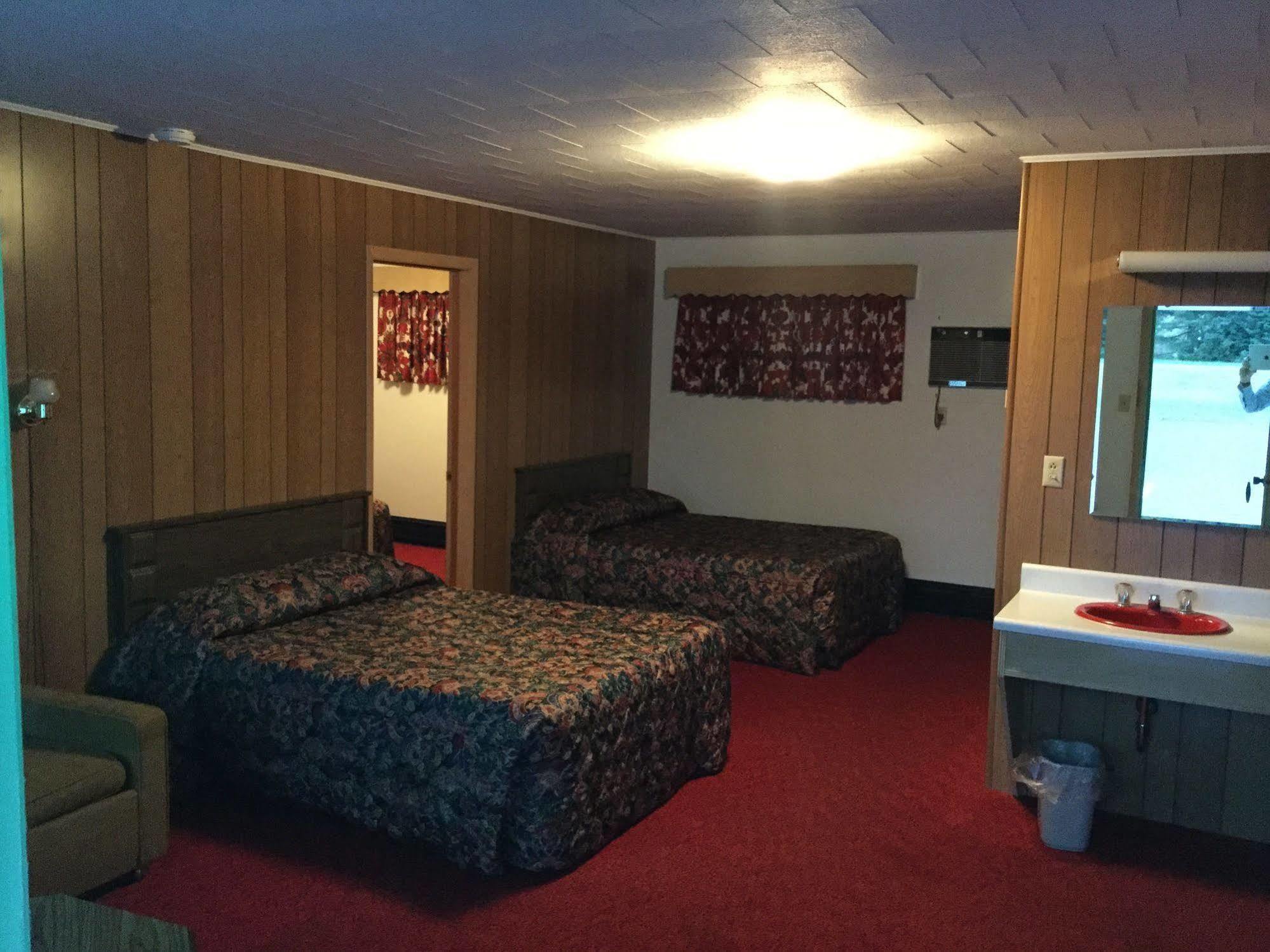 آيرونوود Cedars Motel المظهر الخارجي الصورة