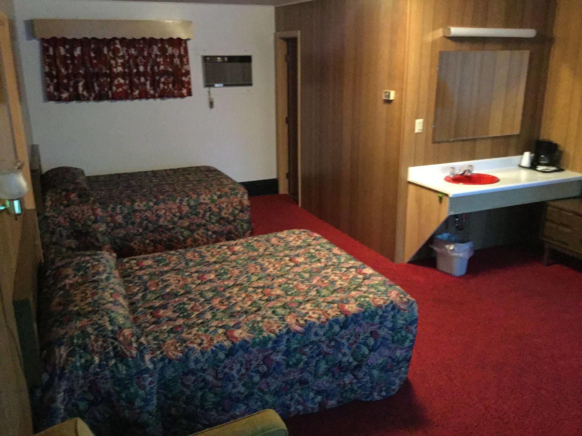 آيرونوود Cedars Motel المظهر الخارجي الصورة